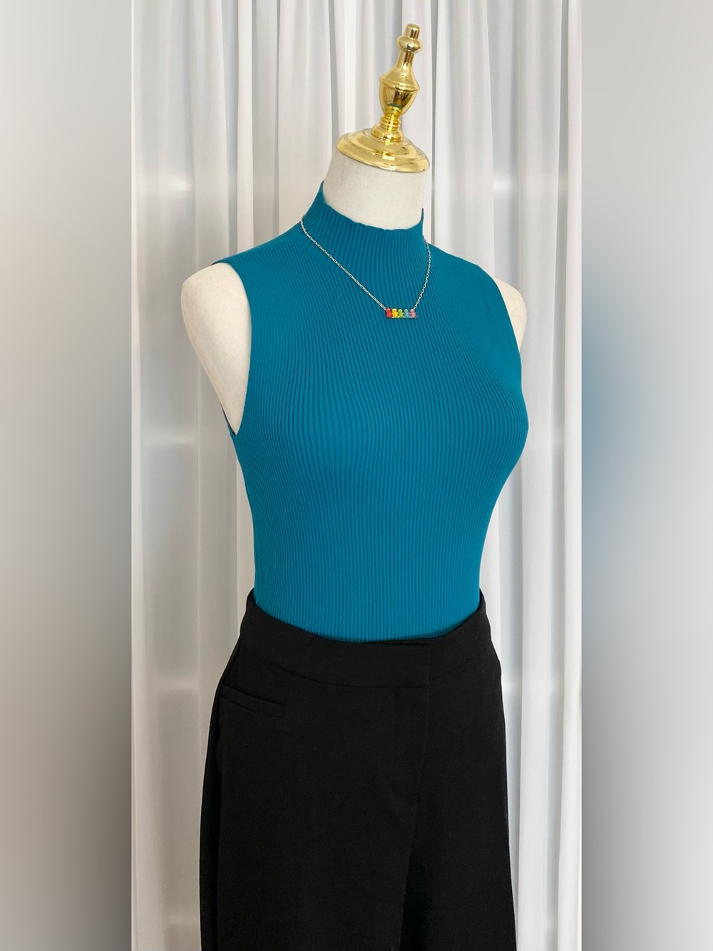 Sleeveless Fitted Ribbed Mock Neck Top in Teal